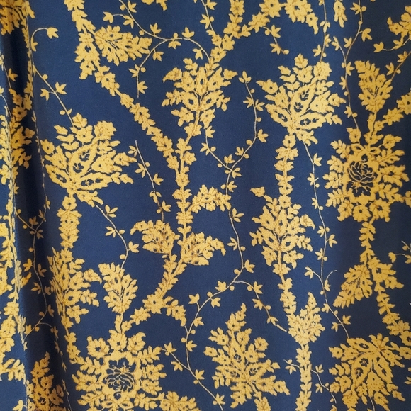 ANN TAYLOR floral blouse - Picture 3 of 7